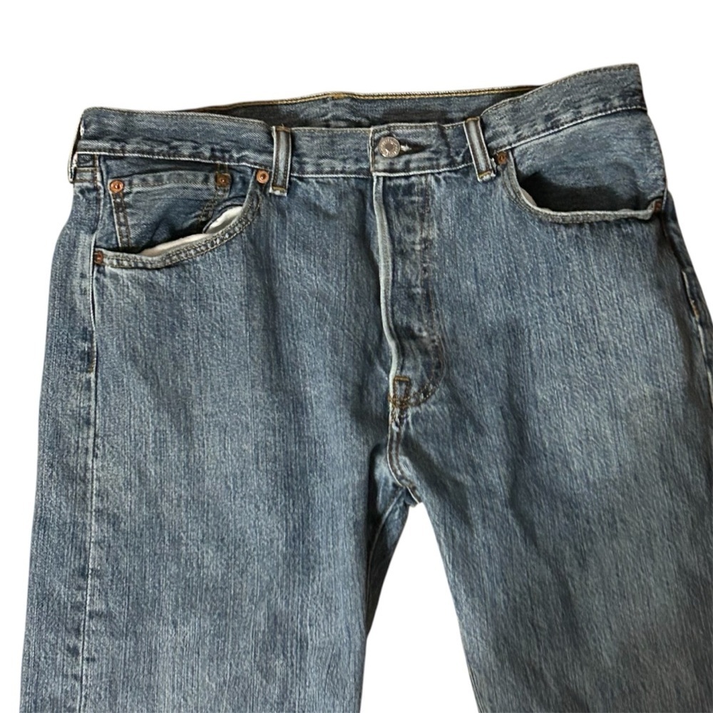Levi's and Wrangler Relaxed Fit Blue Jeans for Men - Picture 6 of 11